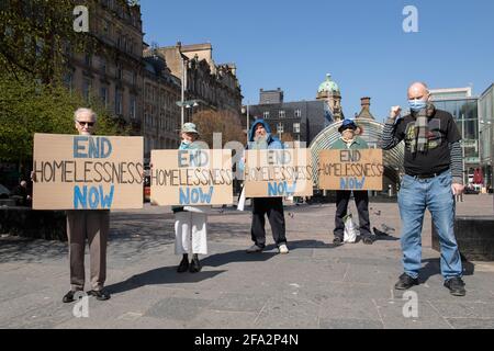 Glasgow, Schottland, Großbritannien. April 2021. IM BILD: (L-R) George Winton; Suzie Dorallio; Eric Chester; Iain MacInnes' Sean Clerkin. BILDNACHWEIS: Credit: Colin Fisher/Alamy Live News Stockfoto