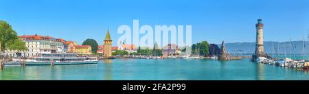 Panorama des Lindauer Hafens am Bodensee. Stockfoto