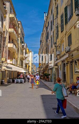 Straße in Korfu Stadt Kerkyra, Korfu Insel Griechenland, Stockfoto