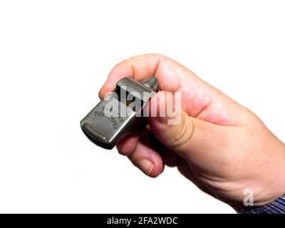 Die alte Acme Thunderer Schnecke pfeift die Eisenbahnwache. Nickel Stockfoto