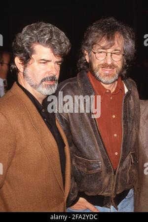George Lucas und Steven Spielberg bei der Artists Rights Foundation - 4. Dezember 1991 bei Directors Guild in Hollywood, Kalifornien Credit: Ralph Dominguez/MediaPunch Stockfoto