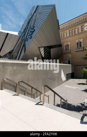 Royal Ontario Museum (Toronto) – Exterieur, Eingang zur Bloor Street Group Stockfoto