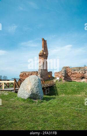 Burg Besiekiery in Gmina Grabów, im Kreis Łęczyca, Woiwodschaft Łódź, in Mittelpolen Stockfoto