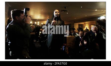 Lennox Lewis verabschiedet sich in den Ruhestand als World Heavyweight Boxing Champion In London.pic David Sandison 6/2/2004 Stockfoto