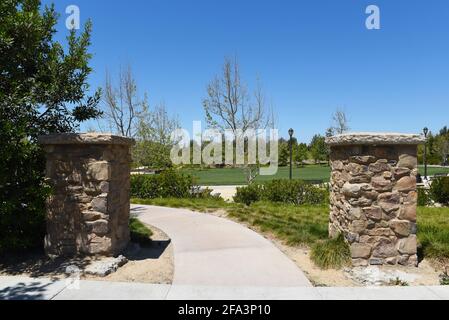 IRVINE, KALIFORNIEN - 19 APR 2021: Eintritt zum Jeffrey Open Space Trail. Stockfoto