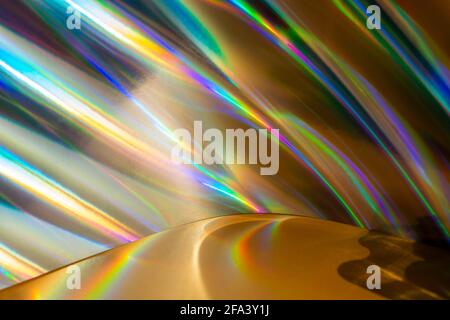 Unscharfer abstrakter holographischer Hintergrund. Futuristischer Retro-Style. Gold-Produktständer. Stockfoto