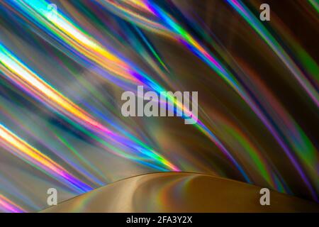 Unscharfer abstrakter holographischer Hintergrund. Futuristischer Retro-Style. Gold-Produktständer. Stockfoto