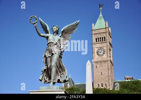 Freiheitsstatue vor dem Rathaus im Lowell National Historic District, Massachusetts, USA Stockfoto