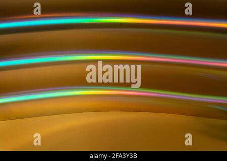 Unscharfer abstrakter holographischer Hintergrund. Futuristischer Retro-Style. Gold-Produktständer. Stockfoto