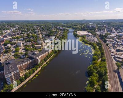 Charles River Luftaufnahme in der Innenstadt von Waltham, Massachusetts, MA, USA. Stockfoto