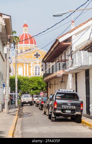 GRANADA, NICARAGUA - 28. APRIL 2016: Blick auf eine Kathedrale in Granada Nicaragua Stockfoto