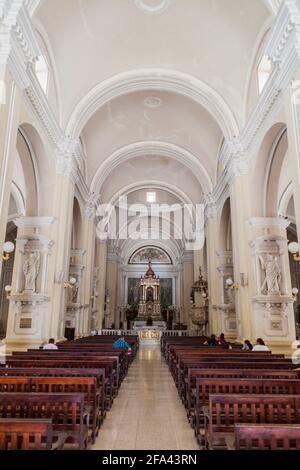 LEON, NICARAGUA - 25. APRIL 2016: Innenraum einer Kathedrale in Leon, Nicaragua Stockfoto