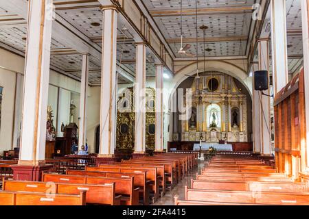 LEON, NICARAGUA - 25. APRIL 2016: Innenraum der Kirche von San Francisco in Leon, Nicaragua Stockfoto