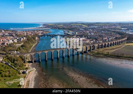 Luftaufnahme der Border Rail Bridge bei Berwick upon Tweed, Northumberland, England. Stockfoto