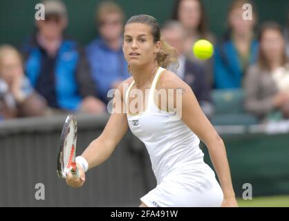 WIMBLEDON 2007 6. TAG 30/6/07. E.MAURESMO WÄHREND IHRES MATCHES MIT M.SANTANGELO BILD DAVID ASHDOWN Stockfoto