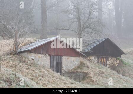 Historische Keller im Dorf Danova, Region Turiec, Slowakei. Stockfoto