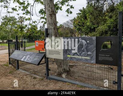 Los Angeles, CA, USA: 22. April 2021: Grube Nummer neun an den Gruben La Brea Tar in Los Angeles, CA. Stockfoto