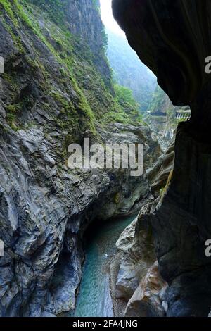 Jiuqudong-Tunnel mit neun Kurven im Taroko-Nationalpark in Xiulin, Hualien, Taiwan Stockfoto