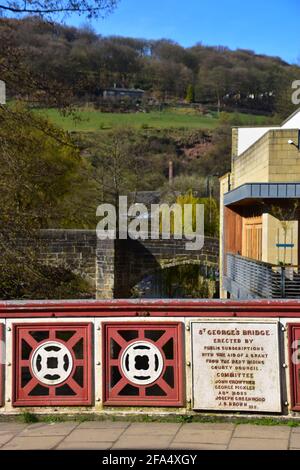 Old Packhorse Bridge von der St George's Bridge, Hebden Bridge, Calderdale, West Yorkshire Stockfoto