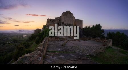 Schloss Montesa bei Sonnenaufgang (Valencia - Spanien) Stockfoto