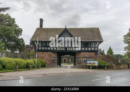 Thornton Manor, Thornton Hough, Wirral, Großbritannien; Herrenhaus aus der Mitte des 19. Jahrhunderts, heute Veranstaltungs- und Konferenzzentrum. Stockfoto