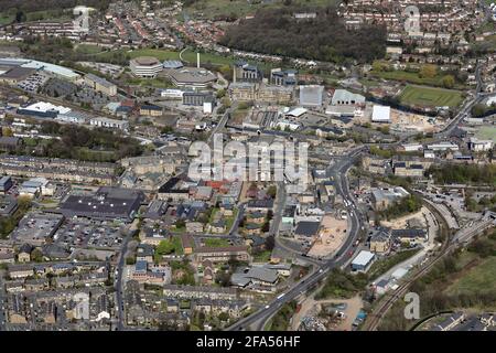 Luftaufnahme des Stadtzentrums von Shipley, in der Nähe von Bradford, West Yorkshire Stockfoto