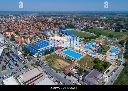 Jagodina Drohnenansicht, Serbien Luftaufnahme. Sommertag Stockfoto