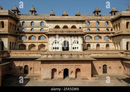 Detail des Raj Mahal Palastes in Orchha, Madhya Pradesh, Indien. Stockfoto