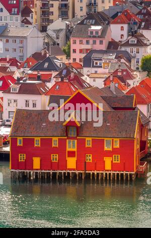 Bergen, Norwegen Antenne Sonnenuntergang Stadtbild mit bunten traditionelle Häuser Stockfoto