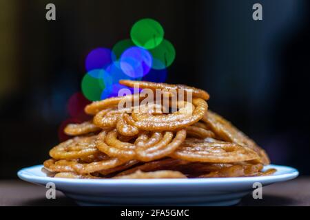 Jilapi/Jalebi – eine berühmte asiatische süße Kleinigkeit Stockfoto