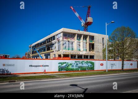 BAUSTELLE VON BOUYGUES für die Cavendish III Laboratories und das Ray Dolby Center auf dem Gelände der Cambridge University West Cambridge. Stockfoto