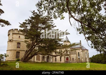 Hendaye, französisches Baskenland, Frankreich - 13. Juli 2019: Chateau d'Abbadie, zwischen 1864 und 1879 im neugotischen Stil von Eugène V. erbaut Stockfoto