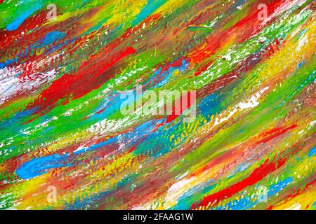 Viele verschiedene mehrfarbige Linien werden mit Pinsel chaotisch gezeichnet Stockfoto