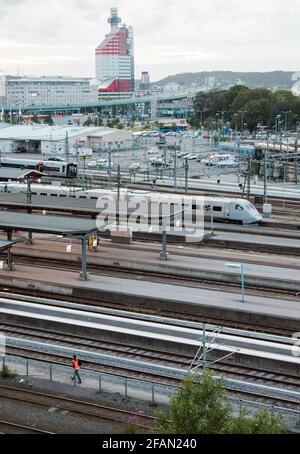 Bahngleise, Züge am Hauptbahnhof von Göteborg in der Stadt Göteborg. Stockfoto