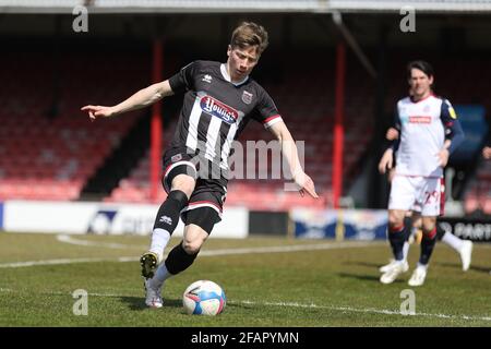 Grimsby Town Mittelfeldspieler Harry Clifton (15) während des Spiels der Sky Bet League 2 zwischen Grimsby Town und Bolton Wanderers im Blundell Park, Cleethorpes, Stockfoto