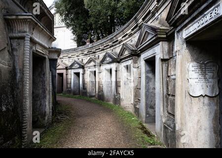 London, Großbritannien - 2021. März: Highgate Cemetery West Stockfoto