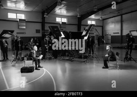 Präsident Joe Biden nimmt an einem Interview mit George Stephanopoulos von ABC News Dienstag, den 16. März 2021, im Darby Borough Recreation Center in Darby, Pennsylvania, Teil. (Offizielles Foto des Weißen Hauses von Adam Schultz) Stockfoto