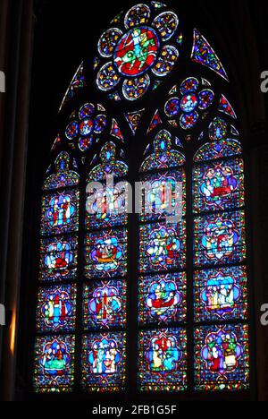 Kathedrale Notre-Dame de Paris Buntglasfenster vor dem Feuer, Frankreich (2008) Stockfoto