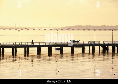 Anlegestelle am Fluss Tagus. Alcochete, Portugal Stockfoto