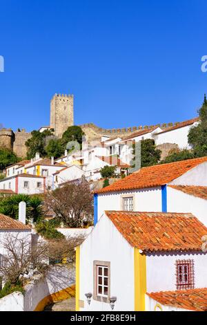 Obidos, ein traditionelles mittelalterliches Dorf, das im 12. Jahrhundert in die Moore gebracht wurde. Portugal Stockfoto