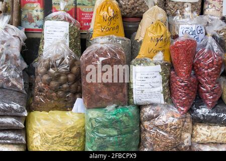 Hanoi, Vietnam - 06. Januar 2017: Gewürze auf dem Markt in Hanoi Stockfoto