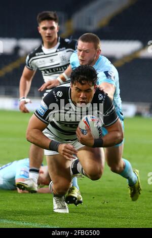 Hull, England. Freitag, 23. April 2021. Andre Savelio vom Hull FC versucht es beim Betfred Super League-Spiel zwischen Hull FC und Wakefield Trinity im KCOM Stadium. (Ashley Allen/Alamy Live News. Stockfoto