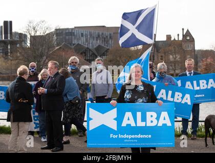 Inverness, Schottland, Großbritannien. April 2021. IM BILD: Judith Reid, Kandidatin. Alex Salmond stellt die Kandidaten VON ALBA vor: Kirk Torrance, Craig Berry, Josh Robertson und Judith Reid. Vor der Einführung sagte Herr Salmond: „Ich freue mich, ein starkes Team talentierter und engagierter Kandidaten vorstellen zu können, die alle fest in ihren lokalen Gemeinschaften verwurzelt sind. „ALBA hat diese Woche mit dem Start unseres Manifests gezeigt, dass wir die Ideen haben, um die wirtschaftliche Erholung in den Highlands und Inseln anzukurbeln. Quelle: Colin Fisher/Alamy Live News Stockfoto