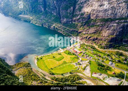Norwegen, Rogaland, Lysebotn, Luftaufnahme des Küstendorfes am Ende des Lysefjords Stockfoto