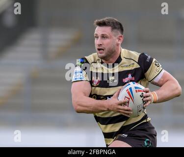 Eccles, Großbritannien. April 2021. Alex Gerrard (15) von Leigh Centurions läuft mit dem Ball in Eccles, Großbritannien am 4/23/2021. (Foto von Simon Whitehead/News Images/Sipa USA) Quelle: SIPA USA/Alamy Live News Stockfoto