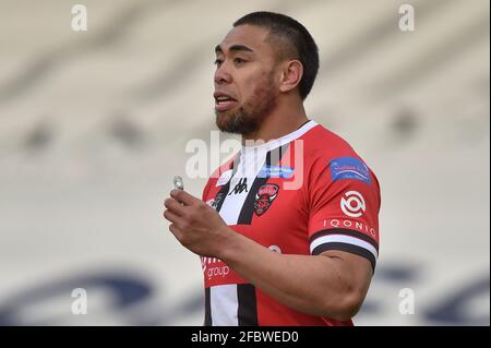 Eccles, Großbritannien. April 2021. Ken Sio (2) von Salford Red Devils während des Spiels in Eccles, Vereinigtes Königreich am 4/23/2021. (Foto von Richard Long/News Images/Sipa USA) Quelle: SIPA USA/Alamy Live News Stockfoto