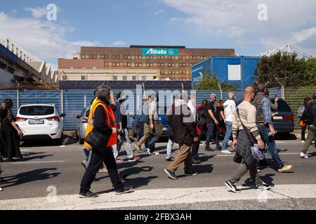 Rom, Italien. April 2021. Demonstranten marschierten zum Hauptsitz von Alitalia (Foto: Matteo Nardone/Pacific Press) Quelle: Pacific Press Media Production Corp./Alamy Live News Stockfoto