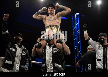 Zagarolo, Italien. April 2021. Michael Magnesi bestätigt IBO-Weltmeister für Super-Federgewichte während der Super Feather IBO 2021-Weltmeisterschaft - Michael Magnesi vs Khamyle Bulana, Boxen in Zagarolo, Italien, April 23 2021 Quelle: Independent Photo Agency/Alamy Live News Stockfoto