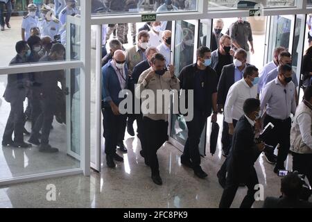 Manaus, AM 2021/23/04 - Präsident Jair Bolsonaro ignoriert Maßnahmen der sozialen Distanz und den Einsatz von Masken, um die covid-19 zu verhindern. Foto: Danilo Mello Stockfoto