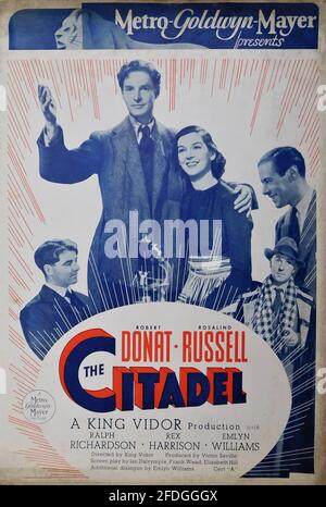 EMLYN WILLIAMS ROBERT DONAT ROSALIND RUSSELL REX HARRISON UND RALPH RICHARDSON IN DER CITADEL 1938 REGIEKÖNIG VIDOR ROMAN A.J. Cronin Drehbuch Ian Dalrymple Frank Wead und Elizabeth Hill zusätzlicher Dialog Emlyn Williams Produzent Victor Saville Metro Goldwyn Mayer British Studios Stockfoto